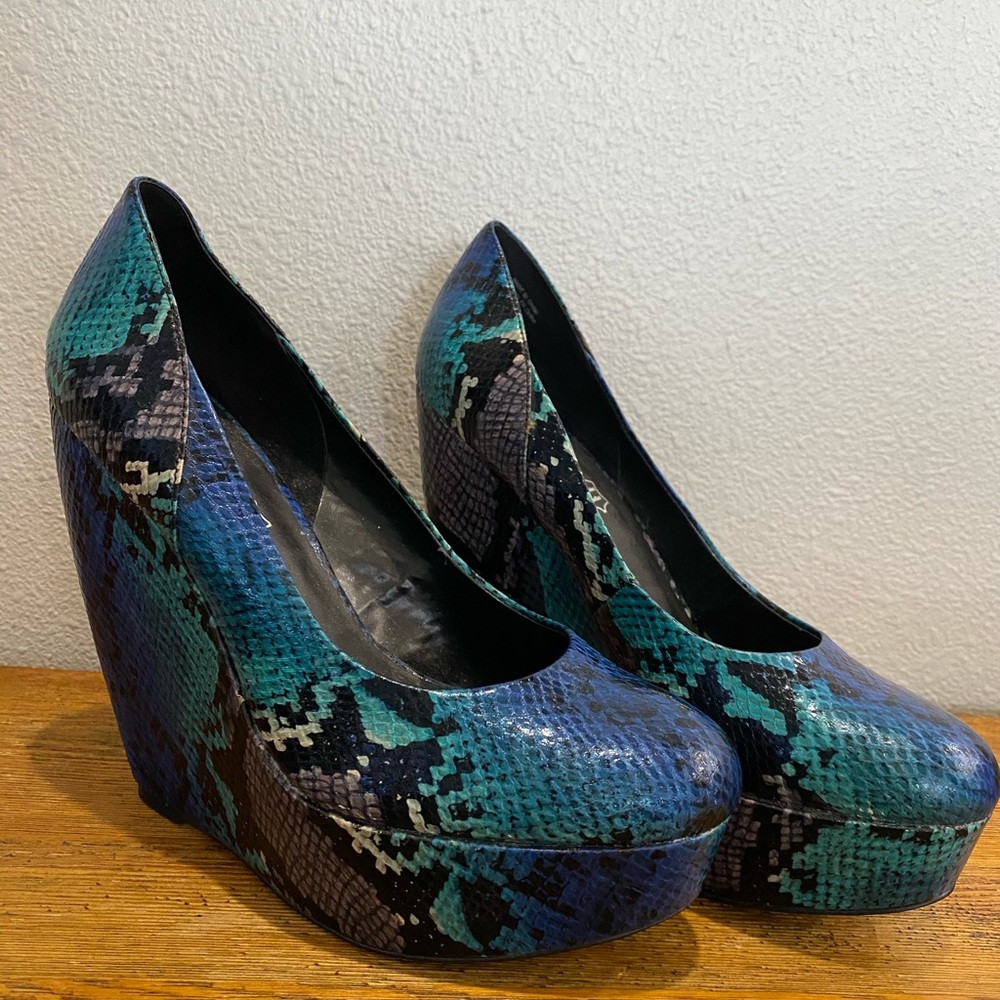 Snake print  5 inch heel